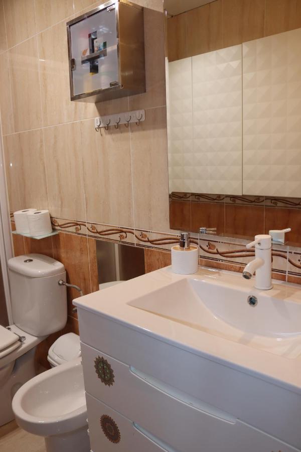 Apartamentos Carihuela Playa, Acogedor, Wifi Y Fibra Optica Torremolinos Bagian luar foto