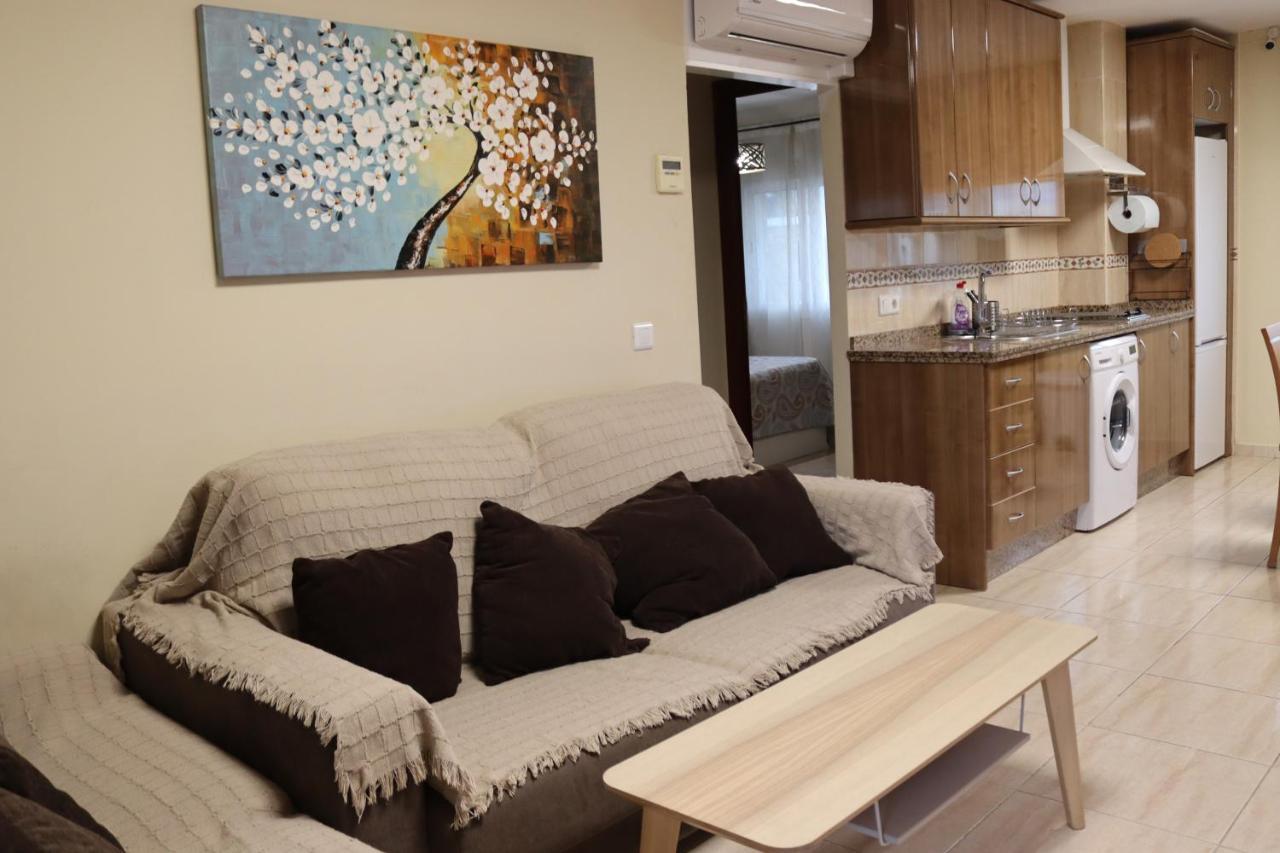 Apartamentos Carihuela Playa, Acogedor, Wifi Y Fibra Optica Torremolinos Bagian luar foto